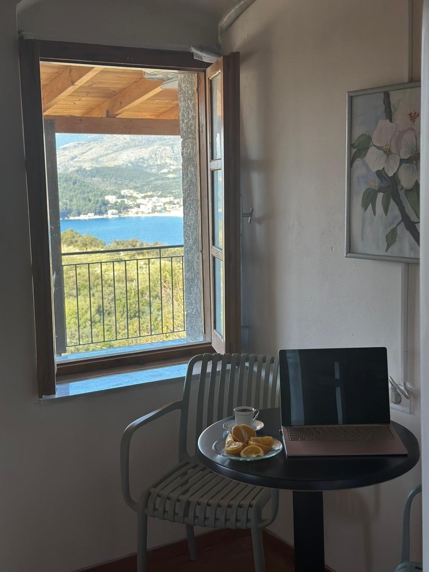 Hostel On The Hill - By Filikuri Beach Himare Eksteriør bilde